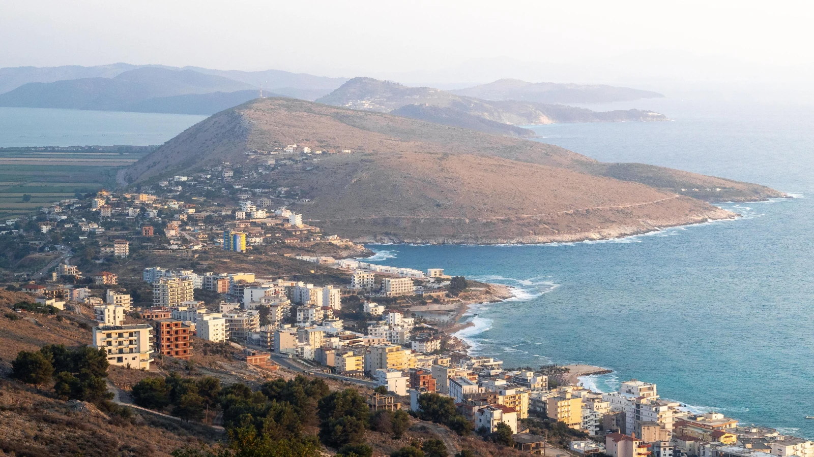 No deposit car rental near Sarandë port with debit card booking